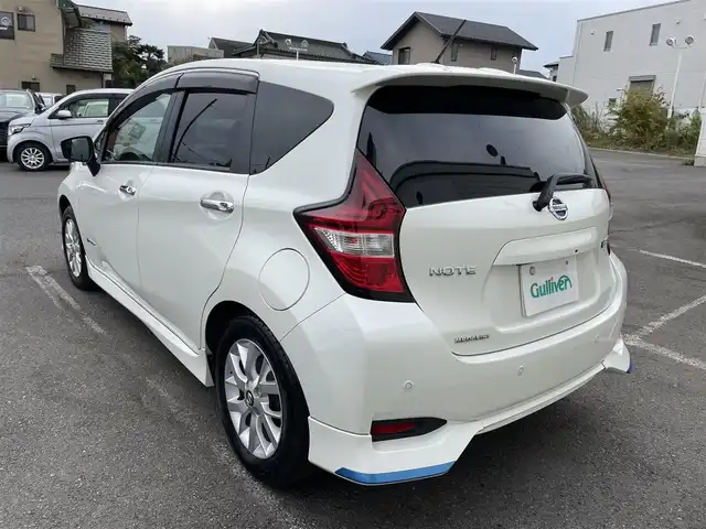 日産 ノート e－パワー メダリスト 神奈川県 2018(平30)年 3.6万km ブリリアントホワイトパール 純正エアロ（F・S・R）/純正ナビ（MM318D-W）/・Bluetooth・DVD/・フルセグTV/・アラウンドビューモニター/・ナビ連動ドライブレコーダー/デジタルインナーミラー/運転支援機能/・インテリジェントクルーズコントロール/・インテリジェントエマジェンーブレーキ/・踏み間違い防止機能/・車線逸脱防止支援システム/純正AW/LEDライト/スマートキーX2/ETC/新車時手帳、取説