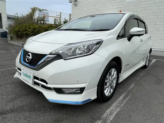日産 ノート e－パワー メダリスト 神奈川県 2018(平30)年 3.6万km ブリリアントホワイトパール 純正エアロ（F・S・R）/純正ナビ（MM318D-W）/・Bluetooth・DVD/・フルセグTV/・アラウンドビューモニター/・ナビ連動ドライブレコーダー/デジタルインナーミラー/運転支援機能/・インテリジェントクルーズコントロール/・インテリジェントエマジェンーブレーキ/・踏み間違い防止機能/・車線逸脱防止支援システム/純正AW/LEDライト/スマートキーX2/ETC/新車時手帳、取説