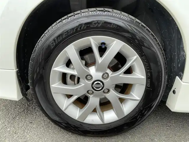 日産 ノート e－パワー メダリスト 神奈川県 2018(平30)年 3.6万km ブリリアントホワイトパール 純正エアロ（F・S・R）/純正ナビ（MM318D-W）/・Bluetooth・DVD/・フルセグTV/・アラウンドビューモニター/・ナビ連動ドライブレコーダー/デジタルインナーミラー/運転支援機能/・インテリジェントクルーズコントロール/・インテリジェントエマジェンーブレーキ/・踏み間違い防止機能/・車線逸脱防止支援システム/純正AW/LEDライト/スマートキーX2/ETC/新車時手帳、取説