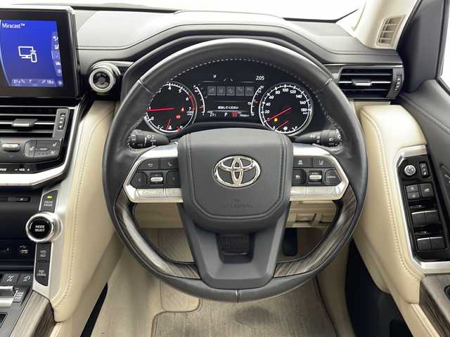 トヨタ ランドクルーザー ZX 千葉県 2024(令6)年 2万km プレシャスホワイトパール リアエンターテーメント/純正ナビ/　CD/DVD/Bluetooth/フルセグTV/　Apple car play/Android Auto/JBLサウンド/サンルーフ/リアエンターテインメント（HDMI）/モデリスタエアロパッケージA＋リアスポイラー＋マフラーカッター/ルーフレール/トヨタセーフティセンス/レーダークルーズコントロール/レーンキープアシスト/衝突軽減ブレーキ/クリアランスソナー/先行車発進警報/ロードサインアシスト/ブラインドスポットモニター/ヘッドアップディスプレイ/全方位カメラ/電動パーキング/オートホールド/オートハイビーム/ダウンヒルアシスト/クールボックス/レザーシート/前席パワーシート/運転席シートメモリー/エアーシート/シートヒーター（セカンドシートまで）/ステアリングヒーター/１００V充電/電動格納サードシート/パワーバックドア/ビルトインETC２．０/指紋認証スタートスイッチ/三眼ヘッドライト/フロアマット/ドアバイザー/トノカバー