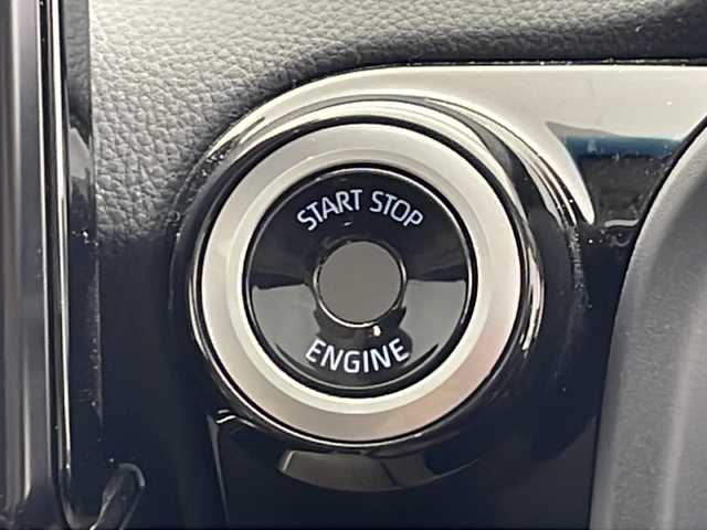 トヨタ ランドクルーザー ZX 千葉県 2024(令6)年 2万km プレシャスホワイトパール リアエンターテーメント/純正ナビ/　CD/DVD/Bluetooth/フルセグTV/　Apple car play/Android Auto/JBLサウンド/サンルーフ/リアエンターテインメント（HDMI）/モデリスタエアロパッケージA＋リアスポイラー＋マフラーカッター/ルーフレール/トヨタセーフティセンス/レーダークルーズコントロール/レーンキープアシスト/衝突軽減ブレーキ/クリアランスソナー/先行車発進警報/ロードサインアシスト/ブラインドスポットモニター/ヘッドアップディスプレイ/全方位カメラ/電動パーキング/オートホールド/オートハイビーム/ダウンヒルアシスト/クールボックス/レザーシート/前席パワーシート/運転席シートメモリー/エアーシート/シートヒーター（セカンドシートまで）/ステアリングヒーター/１００V充電/電動格納サードシート/パワーバックドア/ビルトインETC２．０/指紋認証スタートスイッチ/三眼ヘッドライト/フロアマット/ドアバイザー/トノカバー