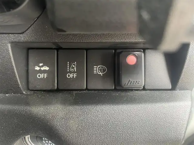 スズキ ジムニー XC 静岡県 2019(令1)年 8.8万km ピュアホワイトP ワンオーナー/スズキセーフティサポート/・デュアルセンサーブレーキサポート/・車線逸脱警報機能/・ふらつき警報機能/・標識認識機能/・ハイビームアシスト/・先行車発進お知らせ機能/ディーラーオプションナビ/・フルセグ/Bluetooth/DVD/SD/CD/バックカメラ/ナビ一体型ドライブレコーダー（前方向）/クルーズコントロール/プッシュスタート/スマートキーｘ２/前席シートヒーター/ホーネット製　ガラスリッド/オートライト/ステアリングリモコン/純正ゴムマット/ボンネットダンパー/社外柿本マフラー/純正マッドフラップ/ドアバイザー/ビルトインETC/オートライト/新車時保証書/取扱説明書