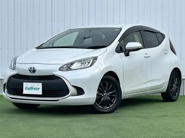 トヨタ アクア G 香川県 2022(令4)年 4.3万km プラチナホワイトパールマイカ トヨタセーフティセンス/・プリクラッシュセーフティ/・レーントレーシングアシスト/・レーダークルーズコントロール/・オートマチックハイビーム/・ロードサインアシスト/純正ディスプレイオーディオ　/(Bluetooth)/パノラミックビューモニター　/トヨタチームメイト/革巻きステアリング　/ステアリングリモコン　/ＬＥＤライト/パーキングアシスト/ヘッドライトレベライザー/前後コーナーセンサー/社外15インチアルミホイール【WAREN】/AC100V/横滑り防止システム/前後ドライブレコーダー/ＥＴＣ