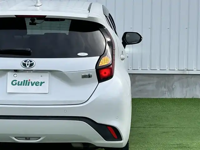 トヨタ アクア G 香川県 2022(令4)年 4.3万km プラチナホワイトパールマイカ トヨタセーフティセンス/・プリクラッシュセーフティ/・レーントレーシングアシスト/・レーダークルーズコントロール/・オートマチックハイビーム/・ロードサインアシスト/純正ディスプレイオーディオ　/(Bluetooth)/パノラミックビューモニター　/トヨタチームメイト/革巻きステアリング　/ステアリングリモコン　/ＬＥＤライト/パーキングアシスト/ヘッドライトレベライザー/前後コーナーセンサー/社外15インチアルミホイール【WAREN】/AC100V/横滑り防止システム/前後ドライブレコーダー/ＥＴＣ