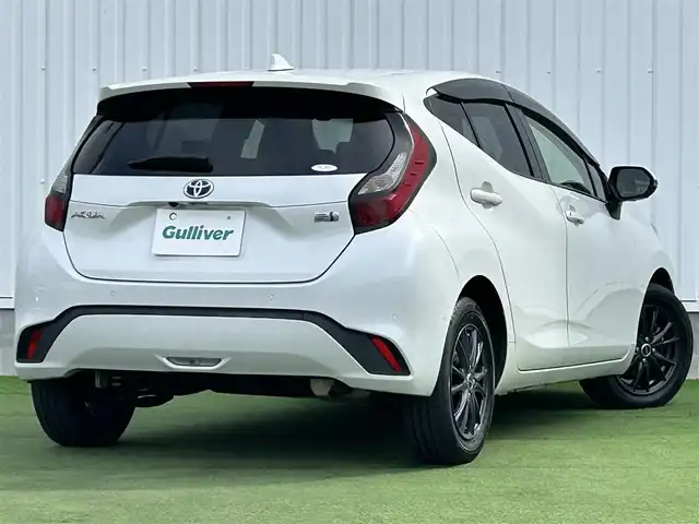 トヨタ アクア G 香川県 2022(令4)年 4.3万km プラチナホワイトパールマイカ トヨタセーフティセンス/・プリクラッシュセーフティ/・レーントレーシングアシスト/・レーダークルーズコントロール/・オートマチックハイビーム/・ロードサインアシスト/純正ディスプレイオーディオ　/(Bluetooth)/パノラミックビューモニター　/トヨタチームメイト/革巻きステアリング　/ステアリングリモコン　/ＬＥＤライト/パーキングアシスト/ヘッドライトレベライザー/前後コーナーセンサー/社外15インチアルミホイール【WAREN】/AC100V/横滑り防止システム/前後ドライブレコーダー/ＥＴＣ