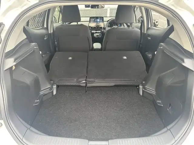 トヨタ アクア G 香川県 2022(令4)年 4.3万km プラチナホワイトパールマイカ トヨタセーフティセンス/・プリクラッシュセーフティ/・レーントレーシングアシスト/・レーダークルーズコントロール/・オートマチックハイビーム/・ロードサインアシスト/純正ディスプレイオーディオ　/(Bluetooth)/パノラミックビューモニター　/トヨタチームメイト/革巻きステアリング　/ステアリングリモコン　/ＬＥＤライト/パーキングアシスト/ヘッドライトレベライザー/前後コーナーセンサー/社外15インチアルミホイール【WAREN】/AC100V/横滑り防止システム/前後ドライブレコーダー/ＥＴＣ