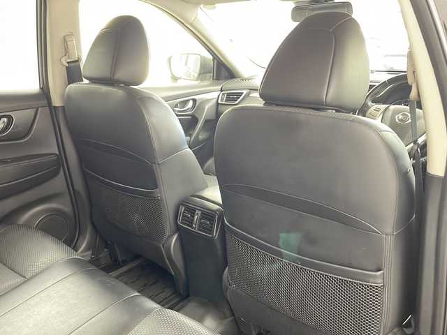 日産 エクストレイル 20X エマージェンシーブレーキ 兵庫県 2015(平27)年 7.3万km ダイヤモンドブラック ・エマージェンシーブレーキ/・車線逸脱警報/・フロントリアソナー/・進入禁止警報/・純正8インチSDナビ＆フルセグ＆BT＆DVD/・バックカメラ/・カプロンシート/・前席シートヒーター/・ビルトインETC/・アイドリングストップ/・横滑り防止装置/・革巻きステアリング/・LEDライト/・フォグ/・オートライト/・純正フロアマット/・スマートキー/・プッシュスタート/・純正17インチアルミホイール/・ドアバイザー/・電動格納ミラー