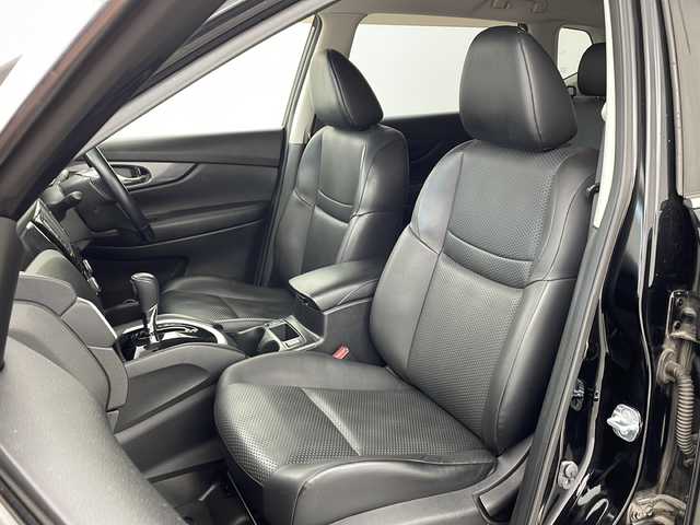 日産 エクストレイル 20X エマージェンシーブレーキ 兵庫県 2015(平27)年 7.3万km ダイヤモンドブラック ・エマージェンシーブレーキ/・車線逸脱警報/・フロントリアソナー/・進入禁止警報/・純正8インチSDナビ＆フルセグ＆BT＆DVD/・バックカメラ/・カプロンシート/・前席シートヒーター/・ビルトインETC/・アイドリングストップ/・横滑り防止装置/・革巻きステアリング/・LEDライト/・フォグ/・オートライト/・純正フロアマット/・スマートキー/・プッシュスタート/・純正17インチアルミホイール/・ドアバイザー/・電動格納ミラー