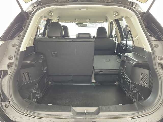 日産 エクストレイル 20X エマージェンシーブレーキ 兵庫県 2015(平27)年 7.3万km ダイヤモンドブラック ・エマージェンシーブレーキ/・車線逸脱警報/・フロントリアソナー/・進入禁止警報/・純正8インチSDナビ＆フルセグ＆BT＆DVD/・バックカメラ/・カプロンシート/・前席シートヒーター/・ビルトインETC/・アイドリングストップ/・横滑り防止装置/・革巻きステアリング/・LEDライト/・フォグ/・オートライト/・純正フロアマット/・スマートキー/・プッシュスタート/・純正17インチアルミホイール/・ドアバイザー/・電動格納ミラー