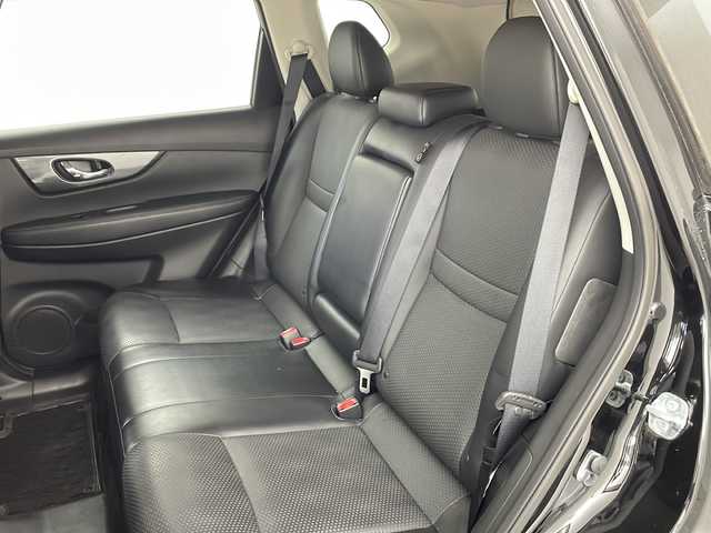 日産 エクストレイル 20X エマージェンシーブレーキ 兵庫県 2015(平27)年 7.3万km ダイヤモンドブラック ・エマージェンシーブレーキ/・車線逸脱警報/・フロントリアソナー/・進入禁止警報/・純正8インチSDナビ＆フルセグ＆BT＆DVD/・バックカメラ/・カプロンシート/・前席シートヒーター/・ビルトインETC/・アイドリングストップ/・横滑り防止装置/・革巻きステアリング/・LEDライト/・フォグ/・オートライト/・純正フロアマット/・スマートキー/・プッシュスタート/・純正17インチアルミホイール/・ドアバイザー/・電動格納ミラー