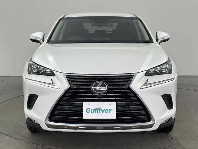 レクサス ＮＸ 300 バージョンL 兵庫県 2018(平30)年 6.6万km ソニッククォーツ ・純正ナビ/CD/DVD/USB/AUX/TV/・サイドカメラ/・バックカメラ/・ビルトインETC2.0/・前後ドライブレコーダー/・プリクラッシュセーフティ/・レーンディパーチャーアラート/・クリアランスソナー/・パーキングサポートブレーキ/・アダプティブハイビームシステム/・ブラインドスポットモニター/・レーダークルーズコントロール/・革巻きステアリング/・ステアリングスイッチ/・レザーシート/・パワーシート/・全席シートヒーター/・前席ベンチレーション/・ステアリングヒーター/・パドルシフト/・パワーバックドア/・純正アルミホイール/・純正フロアマット