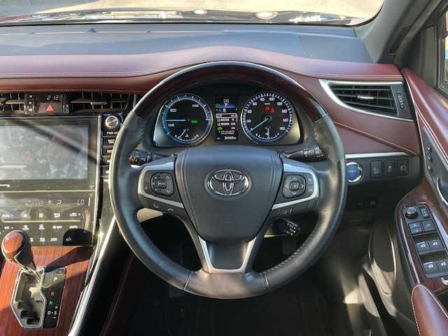 トヨタ ハリアー ハイブリッド プレミアム 静岡県 2016(平28)年 3.7万km スパークリングブラックパールクリスタルシャイン ●9インチ純正ナビ/(フルセグ/CD/DVD/Bluetooth/AUX)/(510137)/●レザーシート/●前席パワーシート/(運転席シートメモリ付き)/●前席シートヒーター/●バックカメラ/●クルーズコントロール/●プリクラッシュセーフティ/●レーンキープアシスト/●LEDヘッドライト＆フォグランプ/●オートライト/●オートマチックハイビーム/●コンビステアリング/●ステアリングスイッチ/●チルト＆テレスコピック/●ETC/●パワーバックドア/●JBLサウンドシステム/●ツインサンルーフ/●電動格納ウィンカーミラー/●スマートキー/●プッシュスタート/●ドアバイザー/●純正フロアマット/●純正18インチアルミホイール/●ダブル+サイド+カーテンSRS+ABS