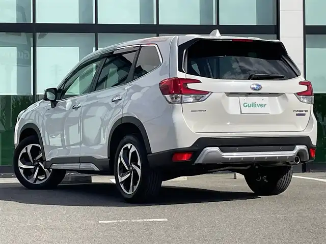 スバル フォレスター ハイブリッド アドバンス 和歌山県 2022(令4)年 1.3万km クリスタルホワイトP 純正ナビ（CN-FX800D）/バック・カメラ/フルセグTV/TVキャンセラー/（AM/FM/CD/DVD/BT/Bluray）/横滑り防止/BSM/衝突軽減ブレーキ/レーダークルコン/レーンキープアシスト/ビルトインETC/ドライブレコーダー/デジタルインナーミラー/シートヒーター/シートメモリー/パワーシート/ステアリングヒーター/パドルシフト/ハーフレザーシート/オートライト/電動リアゲート/