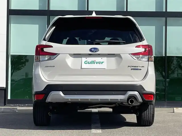 スバル フォレスター ハイブリッド アドバンス 和歌山県 2022(令4)年 1.3万km クリスタルホワイトP 純正ナビ（CN-FX800D）/バック・カメラ/フルセグTV/TVキャンセラー/（AM/FM/CD/DVD/BT/Bluray）/横滑り防止/BSM/衝突軽減ブレーキ/レーダークルコン/レーンキープアシスト/ビルトインETC/ドライブレコーダー/デジタルインナーミラー/シートヒーター/シートメモリー/パワーシート/ステアリングヒーター/パドルシフト/ハーフレザーシート/オートライト/電動リアゲート/