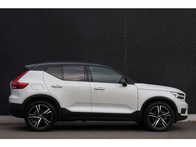 ボルボ ボルボ ＸＣ４０ B4 AWD Rデザイン 大分県 2020(令2)年 6.4万km クリスタルホワイトP ＩＮＴＥＬＬＩＳＡＦＥ/アダプティブクルーズコントロール/harman/kardonプレミアムサウンド/純正ナビ/ＣａｒＰｌａｙ/Bluetooth/地デジ/ワイヤレス充電/３６０°カメラ/ハーフレザー/シートヒーター（全席）/パワーシート/ステアリングヒーター/LEDヘッドライト/オートハイビーム/純正１９インチＡＷ/ＥＴＣ/純正ドライブレコーダー前後