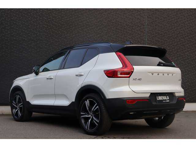 ボルボ ボルボ ＸＣ４０ B4 AWD Rデザイン 大分県 2020(令2)年 6.4万km クリスタルホワイトP ＩＮＴＥＬＬＩＳＡＦＥ/アダプティブクルーズコントロール/harman/kardonプレミアムサウンド/純正ナビ/ＣａｒＰｌａｙ/Bluetooth/地デジ/ワイヤレス充電/３６０°カメラ/ハーフレザー/シートヒーター（全席）/パワーシート/ステアリングヒーター/LEDヘッドライト/オートハイビーム/純正１９インチＡＷ/ＥＴＣ/純正ドライブレコーダー前後