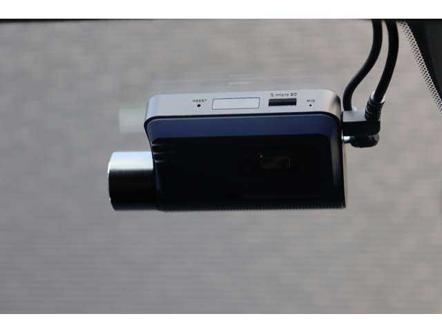 ボルボ ボルボ ＸＣ４０ B4 AWD Rデザイン 大分県 2020(令2)年 6.4万km クリスタルホワイトP ＩＮＴＥＬＬＩＳＡＦＥ/アダプティブクルーズコントロール/harman/kardonプレミアムサウンド/純正ナビ/ＣａｒＰｌａｙ/Bluetooth/地デジ/ワイヤレス充電/３６０°カメラ/ハーフレザー/シートヒーター（全席）/パワーシート/ステアリングヒーター/LEDヘッドライト/オートハイビーム/純正１９インチＡＷ/ＥＴＣ/純正ドライブレコーダー前後