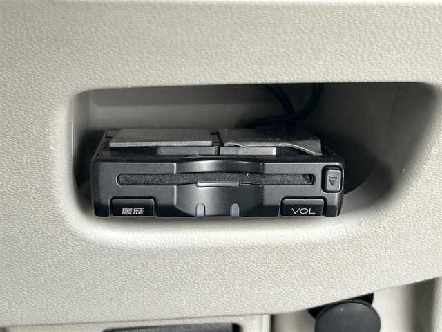 ダイハツ ムーヴ X SA 沖縄県 2015(平27)年 5.4万km ブライトシルバーメタリック (株)IDOMが運営する【じしゃロンコザ店】の自社ローン対象車両になります。こちらは現金ご利用時の価格です。自社ローンご希望の方は別途その旨お申付け下さい。/・プッシュスタート /・純正ナビ /・フルセグTV /・Bluetooth接続 /・バックカメラ /・ETC　/・前後ドライブレコーダー　/・横滑り防止装置　/・衝突被害軽減ブレーキ　/・純正フロアマット　/・純正アルミホイール　