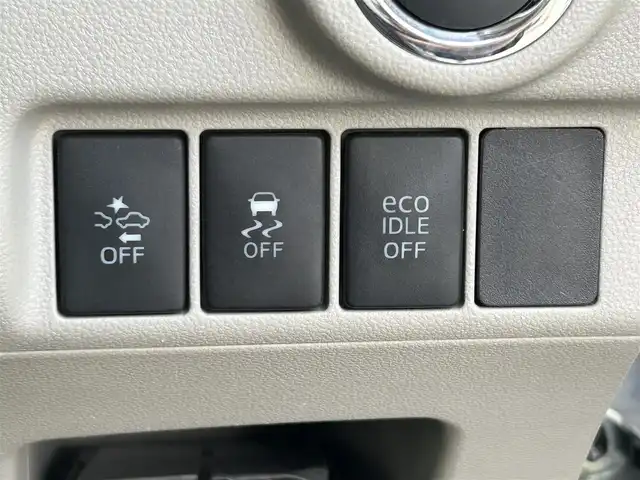 ダイハツ ムーヴ X SA 沖縄県 2015(平27)年 5.4万km ブライトシルバーメタリック (株)IDOMが運営する【じしゃロンコザ店】の自社ローン対象車両になります。こちらは現金ご利用時の価格です。自社ローンご希望の方は別途その旨お申付け下さい。/・プッシュスタート /・純正ナビ /・フルセグTV /・Bluetooth接続 /・バックカメラ /・ETC　/・前後ドライブレコーダー　/・横滑り防止装置　/・衝突被害軽減ブレーキ　/・純正フロアマット　/・純正アルミホイール　