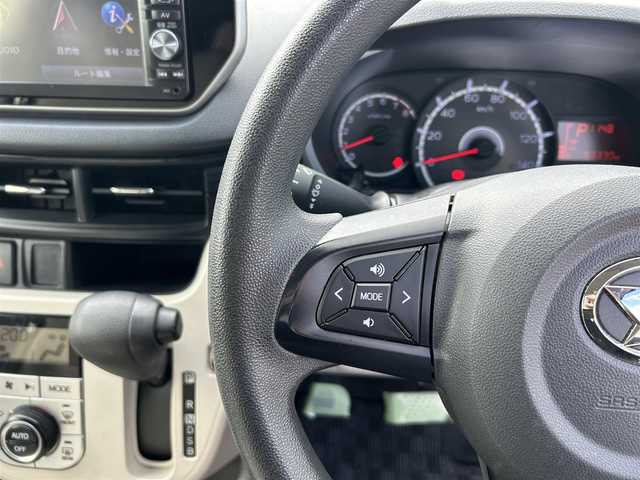 ダイハツ ムーヴ X SA 沖縄県 2015(平27)年 5.4万km ブライトシルバーメタリック (株)IDOMが運営する【じしゃロンコザ店】の自社ローン対象車両になります。こちらは現金ご利用時の価格です。自社ローンご希望の方は別途その旨お申付け下さい。/・プッシュスタート /・純正ナビ /・フルセグTV /・Bluetooth接続 /・バックカメラ /・ETC　/・前後ドライブレコーダー　/・横滑り防止装置　/・衝突被害軽減ブレーキ　/・純正フロアマット　/・純正アルミホイール　