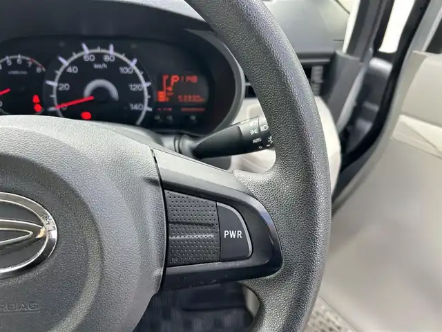 ダイハツ ムーヴ X SA 沖縄県 2015(平27)年 5.4万km ブライトシルバーメタリック (株)IDOMが運営する【じしゃロンコザ店】の自社ローン対象車両になります。こちらは現金ご利用時の価格です。自社ローンご希望の方は別途その旨お申付け下さい。/・プッシュスタート /・純正ナビ /・フルセグTV /・Bluetooth接続 /・バックカメラ /・ETC　/・前後ドライブレコーダー　/・横滑り防止装置　/・衝突被害軽減ブレーキ　/・純正フロアマット　/・純正アルミホイール　