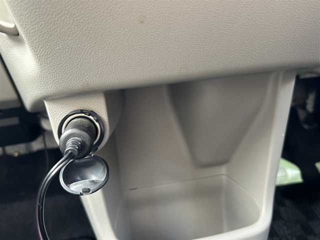 ダイハツ ムーヴ X SA 沖縄県 2015(平27)年 5.4万km ブライトシルバーメタリック (株)IDOMが運営する【じしゃロンコザ店】の自社ローン対象車両になります。こちらは現金ご利用時の価格です。自社ローンご希望の方は別途その旨お申付け下さい。/・プッシュスタート /・純正ナビ /・フルセグTV /・Bluetooth接続 /・バックカメラ /・ETC　/・前後ドライブレコーダー　/・横滑り防止装置　/・衝突被害軽減ブレーキ　/・純正フロアマット　/・純正アルミホイール　