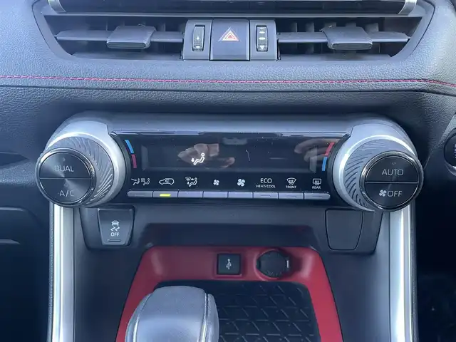 トヨタ ＲＡＶ４ アドベンチャー オフロードPKG 東京都 2021(令3)年 1.7万km スーパーホワイトⅡ 純正9インチディスプレイオーディオ/フルセグ/パノラミックビューモニター/ビルトインETC2.0/ドライブレコーダー/ルーフレール/パワーシート/LEDヘッドライト/スマートキー/Toyota Safety Sense/・プリクラッシュセーフティ/・レーントレーシングアシスト/・レーダークルーズコントロール/・オートマチックハイビーム/・ブラインドスポットモニター/・コーナーセンサー