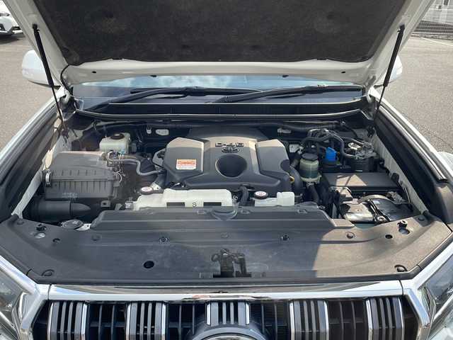 トヨタ ランドクルーザー プラド TZ－G 山口県 2019(平31)年 5.8万km ホワイトパールクリスタルシャイン モデリスタエアロ（フロント・リア）/純正アルミ付きサマータイヤ4本車載/黒レザーシート/アルパインメモリナビ/Bluetooth/フルセグTV/バックカメラ/アルパインフリップダウンモニター/ステアリングスイッチ/社外前後ドライブレコーダー/社外デジタルインナーミラー/スマートキー＆プッシュスタート/LEDフヘッドライト/LEDフォグライト/トヨタセーフティセンス/オートライト＆オートマチックハイビーム/ビルトインETC/3列目電動格納シート/前席パワーシート（D/席メモリー機能付）/前席シートヒーター＆ベンチレーション/クルーズコントロール/コーナーセンサー/電動チルト＆テレスコピック/社外アルミ付きスタッドレスタイヤ装着/保証書・取説/スペアキー1個