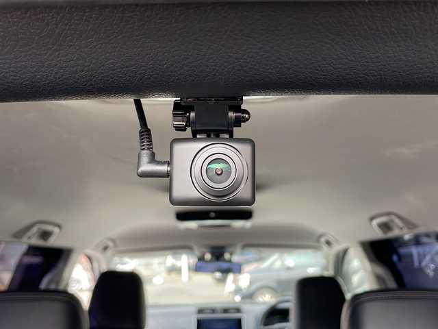 トヨタ ランドクルーザー プラド TZ－G 山口県 2019(平31)年 5.8万km ホワイトパールクリスタルシャイン モデリスタエアロ（フロント・リア）/純正アルミ付きサマータイヤ4本車載/黒レザーシート/アルパインメモリナビ/Bluetooth/フルセグTV/バックカメラ/アルパインフリップダウンモニター/ステアリングスイッチ/社外前後ドライブレコーダー/社外デジタルインナーミラー/スマートキー＆プッシュスタート/LEDフヘッドライト/LEDフォグライト/トヨタセーフティセンス/オートライト＆オートマチックハイビーム/ビルトインETC/3列目電動格納シート/前席パワーシート（D/席メモリー機能付）/前席シートヒーター＆ベンチレーション/クルーズコントロール/コーナーセンサー/電動チルト＆テレスコピック/社外アルミ付きスタッドレスタイヤ装着/保証書・取説/スペアキー1個