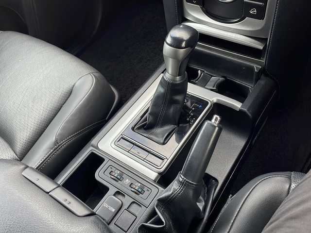 トヨタ ランドクルーザー プラド TZ－G 山口県 2019(平31)年 5.8万km ホワイトパールクリスタルシャイン モデリスタエアロ（フロント・リア）/純正アルミ付きサマータイヤ4本車載/黒レザーシート/アルパインメモリナビ/Bluetooth/フルセグTV/バックカメラ/アルパインフリップダウンモニター/ステアリングスイッチ/社外前後ドライブレコーダー/社外デジタルインナーミラー/スマートキー＆プッシュスタート/LEDフヘッドライト/LEDフォグライト/トヨタセーフティセンス/オートライト＆オートマチックハイビーム/ビルトインETC/3列目電動格納シート/前席パワーシート（D/席メモリー機能付）/前席シートヒーター＆ベンチレーション/クルーズコントロール/コーナーセンサー/電動チルト＆テレスコピック/社外アルミ付きスタッドレスタイヤ装着/保証書・取説/スペアキー1個