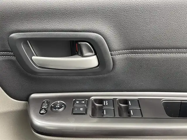 ホンダ フリード ハイブリット EX 熊本県 2017(平29)年 6.5万km プレミアムディープロッソパール 純正ナビVXM-175VFi(フルセグ・Bluetooth・CD・DVD）/フリップダウンモニター/レーダークルーズコントロール/バックカメラ/両側パワースライドドア/ETC/前席シートヒーター/衝突軽減システム/レーンキープアシスト/横滑り防止/アイドリングストップ/電動格納ミラー/革巻きステアリング/ステアリングスイッチ/サイドバイザー/リアロールサンシェード/オートライト/LEDヘッドライト/フォグランプ/スマートキー/プッシュスタート