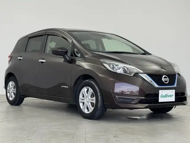日産 ノート e－パワー X 愛知県 2017(平29)年 6.9万km インペリアルアンバーP 純正ナビ　/（フルセグ/BT/CD/DVD） /全方位モニター　/衝突軽減システム　/コーナーセンサー　/レーンキープアシスト　/オートライト　/電動格納ミラー　/ドライブレコーダー　/純正ホイールキャップ　/純正フロアマット　/スマートキー