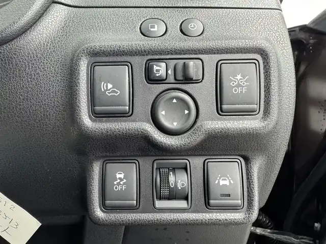 日産 ノート e－パワー X 愛知県 2017(平29)年 6.9万km インペリアルアンバーP 純正ナビ　/（フルセグ/BT/CD/DVD） /全方位モニター　/衝突軽減システム　/コーナーセンサー　/レーンキープアシスト　/オートライト　/電動格納ミラー　/ドライブレコーダー　/純正ホイールキャップ　/純正フロアマット　/スマートキー