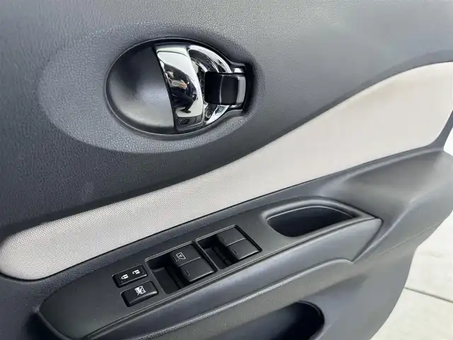 日産 ノート e－パワー X 愛知県 2017(平29)年 6.9万km インペリアルアンバーP 純正ナビ　/（フルセグ/BT/CD/DVD） /全方位モニター　/衝突軽減システム　/コーナーセンサー　/レーンキープアシスト　/オートライト　/電動格納ミラー　/ドライブレコーダー　/純正ホイールキャップ　/純正フロアマット　/スマートキー