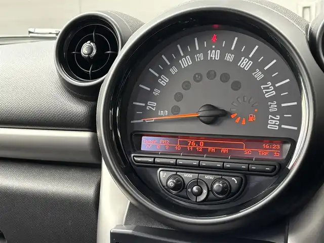 ＭＩＮＩ ミニ クロスオーバー クーパー D 和歌山県 2016(平28)年 6.7万km 黒 ワンオーナー　/フルセグＴＶ　/純１７ｉｎｃＡＷ　/ドライブレコーダー　/Ｂｌｕｅｔｏｏｔｈオーディオ　/キーレス　/ＨＩＤライト　/ＥＴＣ