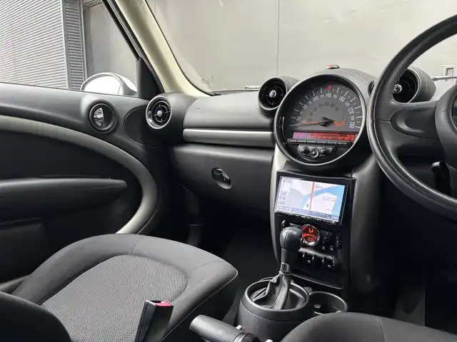 ＭＩＮＩ ミニ クロスオーバー クーパー D 和歌山県 2016(平28)年 6.7万km 黒 ワンオーナー　/フルセグＴＶ　/純１７ｉｎｃＡＷ　/ドライブレコーダー　/Ｂｌｕｅｔｏｏｔｈオーディオ　/キーレス　/ＨＩＤライト　/ＥＴＣ