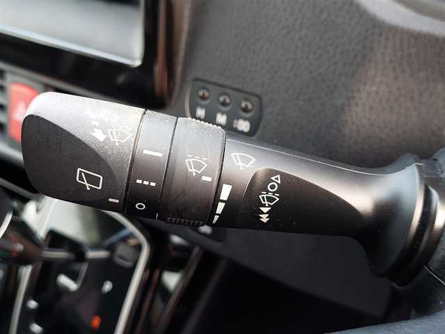 トヨタ ヴォクシー ZS 煌Ⅱ 東京都 2016(平28)年 6.5万km ブラック 社外ナビ/フリップダウンモニター/フルセグ/バックカメラ/ビルトインETC/ドライブレコーダー/両側パワースライドドア/衝突軽減システム/レーンキープアシスト/オートマチックハイビーム/アイドリングストップ