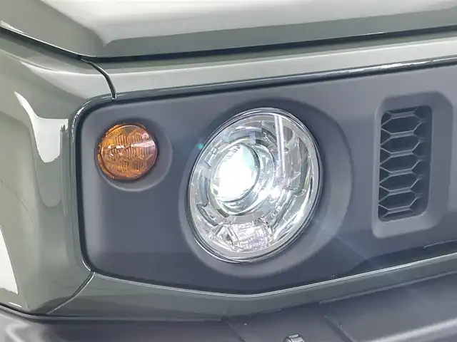 スズキ ジムニー XC 愛知県 2025(令7)年 0.1万km未満 ジャングルグリーン 届出済未使用車　シートヒーター　クルーズコントロール　スズキセーフティサポート　衝突軽減装置　ＬＥＤヘッドライト　オートライト　フォグランプ　車線逸脱警報　背面タイヤ　リヤパーキングセンサー　禁煙車