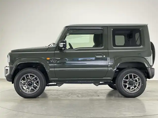 スズキ ジムニー XC 愛知県 2025(令7)年 0.1万km未満 ジャングルグリーン 届出済未使用車　シートヒーター　クルーズコントロール　スズキセーフティサポート　衝突軽減装置　ＬＥＤヘッドライト　オートライト　フォグランプ　車線逸脱警報　背面タイヤ　リヤパーキングセンサー　禁煙車