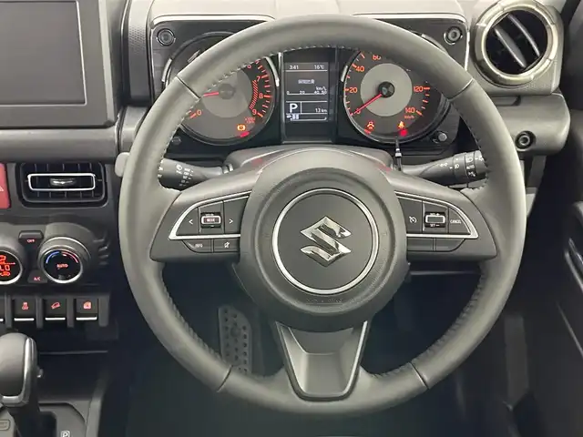 スズキ ジムニー XC 愛知県 2025(令7)年 0.1万km未満 ジャングルグリーン 届出済未使用車　シートヒーター　クルーズコントロール　スズキセーフティサポート　衝突軽減装置　ＬＥＤヘッドライト　オートライト　フォグランプ　車線逸脱警報　背面タイヤ　リヤパーキングセンサー　禁煙車