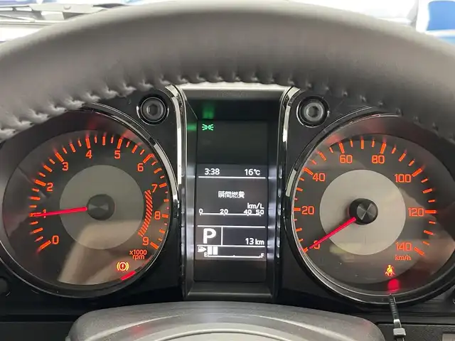スズキ ジムニー XC 愛知県 2025(令7)年 0.1万km未満 ジャングルグリーン 届出済未使用車　シートヒーター　クルーズコントロール　スズキセーフティサポート　衝突軽減装置　ＬＥＤヘッドライト　オートライト　フォグランプ　車線逸脱警報　背面タイヤ　リヤパーキングセンサー　禁煙車