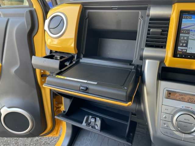 スズキ ハスラー J ターボ 東京都 2019(令1)年 3.2万km アクティブイエロー/ホワイト2トーンルーフ 社外メモリナビ（【AVIC-RLS901】/・DTV/BT/SD/CD/DVD/ラジオ/デュアルカメラブレーキサポート/・衝突被害軽減システム/・誤発進抑制機能/・車線逸脱警報機能/・ふらつき警報機能/・先行車発進お知らせ機能/クルーズコントロール/純正15インチAW/ビルトインETC/ホワイトルーフ/ルーフ同色ドアミラー/・電動格納オート/ウインカー/ヒーター/パドルシフト付革巻きステアリング/ステアリングスイッチ/前席シートヒーター/プッシュEgスタート/ストップ/スマートキー×2/純正HIDヘッドライト/フォグランプ/純正フロアゴムマット/取扱説明書/ナビ取扱説明書/新車時保証書