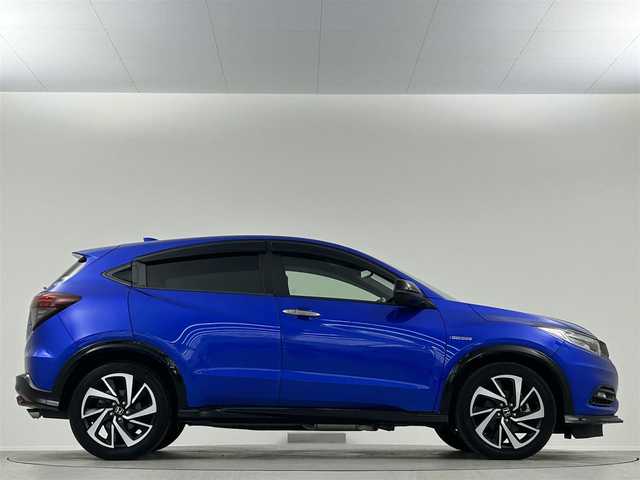 ホンダ ヴェゼル ハイブリッド RS ホンダセンシング 埼玉県 2020(令2)年 2.7万km プレミアムクリスタルブルークリスタル 純8型ナビ Bカメラ 温シート ドラレコ ETC　CD　DVD　BT　ハーフレザーシート　レーダークルーズコントロール　レーンアシスト　LEDヘッドライト　オートライト　オートハイビーム　スペアキー