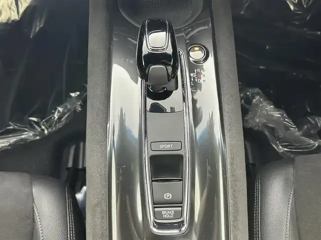 ホンダ ヴェゼル ハイブリッド RS ホンダセンシング 埼玉県 2020(令2)年 2.7万km プレミアムクリスタルブルークリスタル 純8型ナビ Bカメラ 温シート ドラレコ ETC　CD　DVD　BT　ハーフレザーシート　レーダークルーズコントロール　レーンアシスト　LEDヘッドライト　オートライト　オートハイビーム　スペアキー