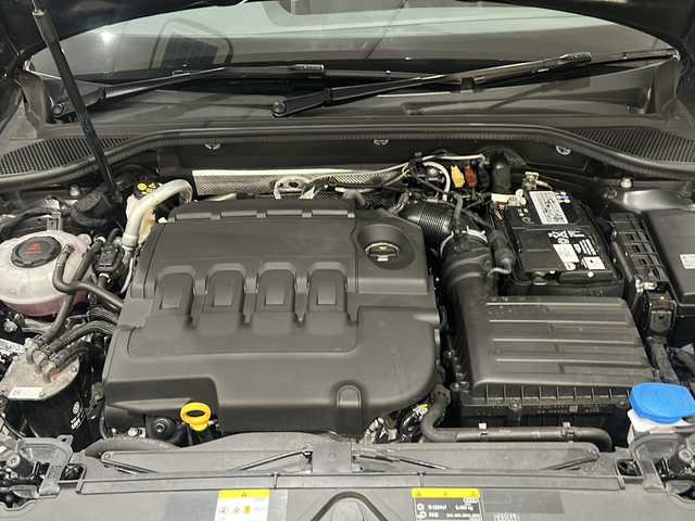 アウディ Ｑ２ 35TDIスポーツ 新潟県 2020(令2)年 3.4万km ミトスブラックメタリック ワンオーナー/バーチャルコックピット/オートマチックテールゲート/アシスタンスパッケージ/・サイドアシスト/・アクティブレーンアシスト/・トラフィックジャムアシスト/・リヤクロストラフィックアシスト/・プレセンスベーシック/・ハイビームアシスト/ナビゲーションパッケージ/・MMIナビゲーションシステム/・TVチューナー/・8スピーカー/・スマートフォンインターフェイス/・Audi connect/主要装備/ベーシックパッケージ/・デラックスオートマチックエアコンディショナー/・ルームミラー 自動防眩/・DIS（ドライバーインフォメーションシステム）/マルチファンクション/・センターアームレスト（フロント）/コンビニエンスパッケージ/・アドバンストキーシステム/・リヤビューカメラ/・アウディパーキングシステム/LEDライトパッケージ/・LEDヘッドライト/・LEDリヤダイナミックターンインディケーター/・ヘッドライトウォッシャー/・LEDインテリアライティング/ドライブレコーダー/ETC/シートヒーター/純正17インチアルミホイール