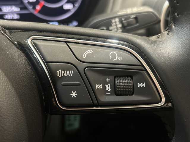 アウディ Ｑ２ 35TDIスポーツ 新潟県 2020(令2)年 3.4万km ミトスブラックメタリック ワンオーナー/バーチャルコックピット/オートマチックテールゲート/アシスタンスパッケージ/・サイドアシスト/・アクティブレーンアシスト/・トラフィックジャムアシスト/・リヤクロストラフィックアシスト/・プレセンスベーシック/・ハイビームアシスト/ナビゲーションパッケージ/・MMIナビゲーションシステム/・TVチューナー/・8スピーカー/・スマートフォンインターフェイス/・Audi connect/主要装備/ベーシックパッケージ/・デラックスオートマチックエアコンディショナー/・ルームミラー 自動防眩/・DIS（ドライバーインフォメーションシステム）/マルチファンクション/・センターアームレスト（フロント）/コンビニエンスパッケージ/・アドバンストキーシステム/・リヤビューカメラ/・アウディパーキングシステム/LEDライトパッケージ/・LEDヘッドライト/・LEDリヤダイナミックターンインディケーター/・ヘッドライトウォッシャー/・LEDインテリアライティング/ドライブレコーダー/ETC/シートヒーター/純正17インチアルミホイール