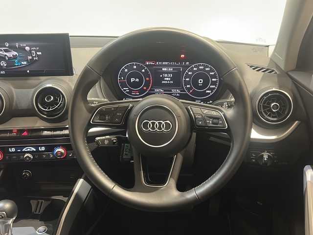 アウディ Ｑ２ 35TDIスポーツ 新潟県 2020(令2)年 3.4万km ミトスブラックメタリック ワンオーナー/バーチャルコックピット/オートマチックテールゲート/アシスタンスパッケージ/・サイドアシスト/・アクティブレーンアシスト/・トラフィックジャムアシスト/・リヤクロストラフィックアシスト/・プレセンスベーシック/・ハイビームアシスト/ナビゲーションパッケージ/・MMIナビゲーションシステム/・TVチューナー/・8スピーカー/・スマートフォンインターフェイス/・Audi connect/主要装備/ベーシックパッケージ/・デラックスオートマチックエアコンディショナー/・ルームミラー 自動防眩/・DIS（ドライバーインフォメーションシステム）/マルチファンクション/・センターアームレスト（フロント）/コンビニエンスパッケージ/・アドバンストキーシステム/・リヤビューカメラ/・アウディパーキングシステム/LEDライトパッケージ/・LEDヘッドライト/・LEDリヤダイナミックターンインディケーター/・ヘッドライトウォッシャー/・LEDインテリアライティング/ドライブレコーダー/ETC/シートヒーター/純正17インチアルミホイール