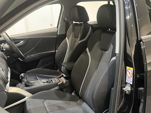 アウディ Ｑ２ 35TDIスポーツ 新潟県 2020(令2)年 3.4万km ミトスブラックメタリック ワンオーナー/バーチャルコックピット/オートマチックテールゲート/アシスタンスパッケージ/・サイドアシスト/・アクティブレーンアシスト/・トラフィックジャムアシスト/・リヤクロストラフィックアシスト/・プレセンスベーシック/・ハイビームアシスト/ナビゲーションパッケージ/・MMIナビゲーションシステム/・TVチューナー/・8スピーカー/・スマートフォンインターフェイス/・Audi connect/主要装備/ベーシックパッケージ/・デラックスオートマチックエアコンディショナー/・ルームミラー 自動防眩/・DIS（ドライバーインフォメーションシステム）/マルチファンクション/・センターアームレスト（フロント）/コンビニエンスパッケージ/・アドバンストキーシステム/・リヤビューカメラ/・アウディパーキングシステム/LEDライトパッケージ/・LEDヘッドライト/・LEDリヤダイナミックターンインディケーター/・ヘッドライトウォッシャー/・LEDインテリアライティング/ドライブレコーダー/ETC/シートヒーター/純正17インチアルミホイール