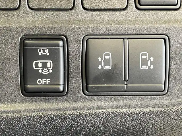 日産 セレナ ハイウェイスターVセレクションⅡ 岩手県 2018(平30)年 5.5万km ブリリアントホワイトパール ワンオーナー/４WD/アラウンドビューモニター/パーキングアシスト/ハンズフリーパワースライドドア/プロパイロット/エマージェンシーブレーキ/踏み間違い衝突防止アシスト/ハイビームアシスト/前後ソナー/横滑り防止装置/アイドリングストップ/インテリジェントルームミラー/ロールサンシェード/リヤオートエアコン/純正ナビ/（CD/DVD/フルセグ/SD/AUX/Bluetooth）/ステアリングスイッチ/ドライブレコーダー/ETC/LEDヘッドライト/純正15インチアルミホイール