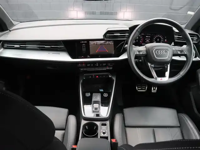 アウディ Ａ３ SB 30TFSI Sライン 宮城県 2023(令5)年 5万km デイトナグレーパールエフェクト 純正ナビ【ＢＴ／フルセグＴＶ／ＵＳＢ】/パドルシフト　/バックカメラ　/アダプティブクルーズコントロール/Audiプレセンス/レーン逸脱警告/パーキングアシスト　/レザーシート　/バーチャルコックピット　/シートヒーター(DN席)/パワーシート(DN席)　/ドライブレコーダー　/純正１８インチＡＷ/LEDヘッドライト/プッシュスタート/アドバンスドキー/MTモード付/オートライト/コーナーセンサー(前後)/ETC2.0/禁煙車